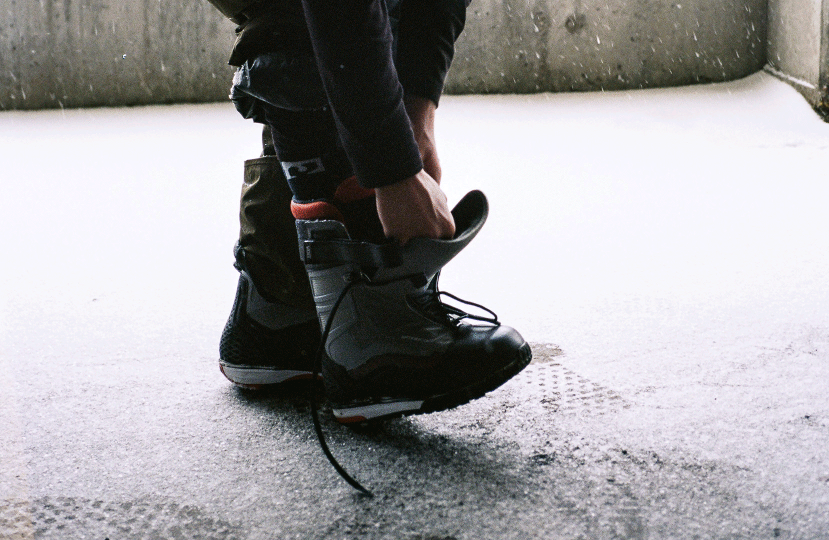 vans old skool snowboard boots