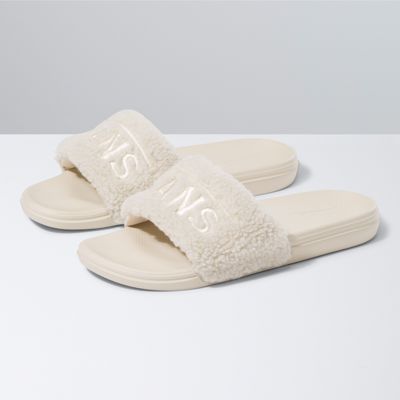 Vans shop fluffy slides