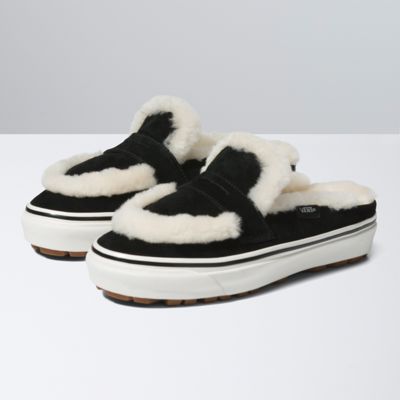 Style 53 DX Shearling Cozy Mule Shoe(Black/Natural)