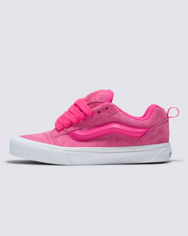 Knu Skool Suede Shoe in pink.