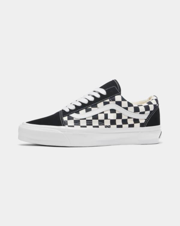 Premium Old Skool Shoe in black checkerboard.