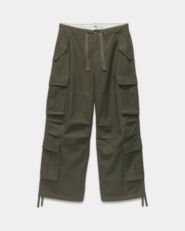 Premium Baggy Cargo Pant in green.