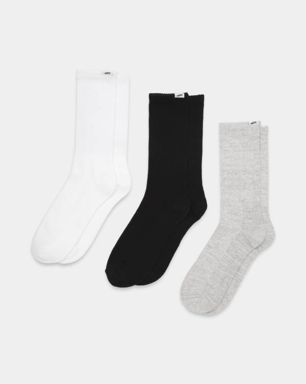 Premium 3-Pack Sock in black.