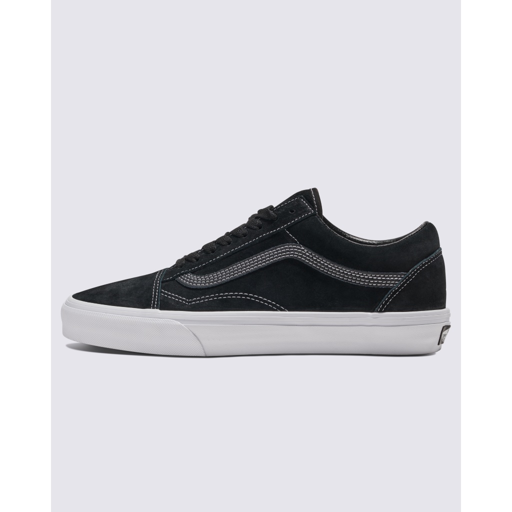 Old Skool Shoe in Pig Suede Black | Vans