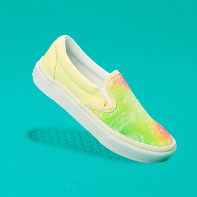 vans comfycush slip on white