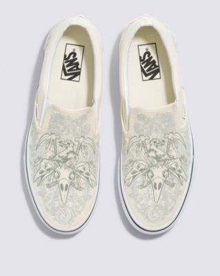 Vans Classic Slip-on Shoe(raven Skull/classic White/true White)