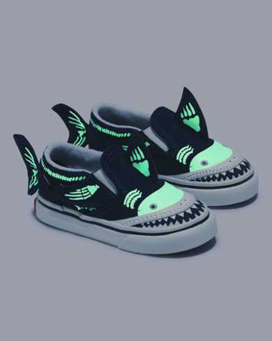 Toddler Slip-On V Shark Glow Shoe