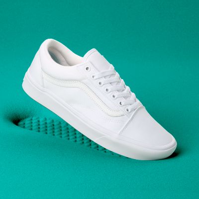 vans old skool comfycush white