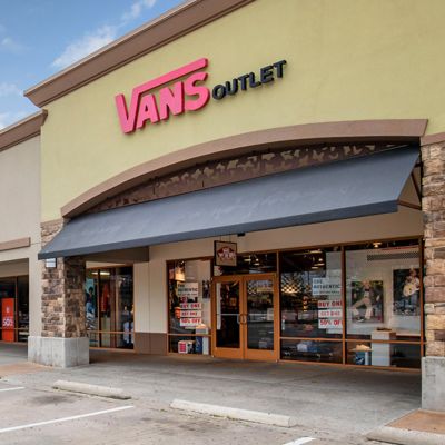 vans at the outlet mall