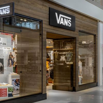 vans store square one