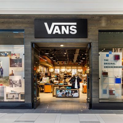 vans store west town mall 