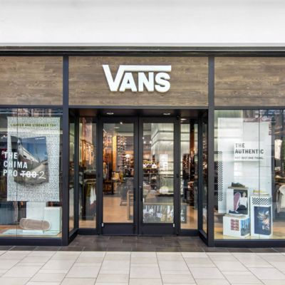 vans store in valley plaza mall