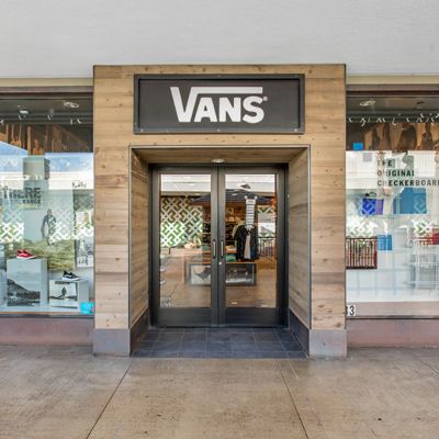 Vans magasins hotsell