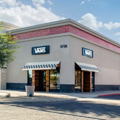 Vans location near outlet me