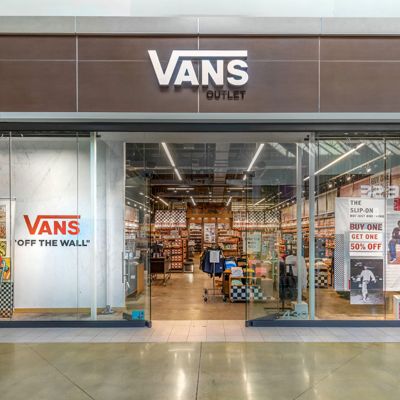 Vans store hotsell tejon outlets