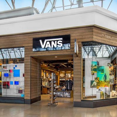 Vans store clearance clothing