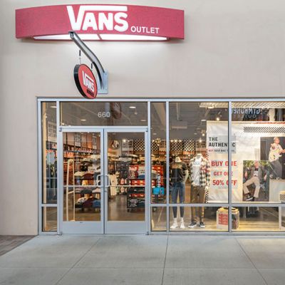 Vans Store - Seattle Outlet in Tulalip, WA, 98271