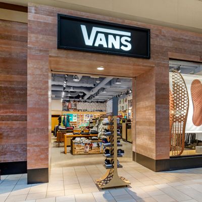 Vans off the outlet wall store locator