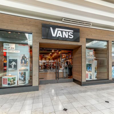 Vans store promenade clearance mall