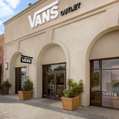 Vans store outlet plaza bonita