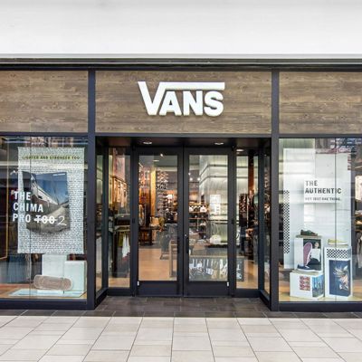 Vans la plaza store mall