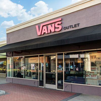 Vans outlet hotsell near my location