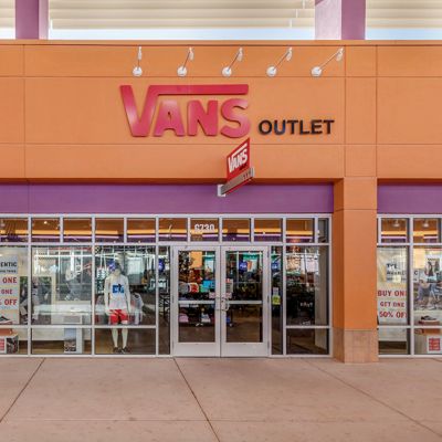 Gevoelig Algebraïsch patroon Vans Clearance Store - Outlet Shoppes At Laredo in Laredo, TX, 78040