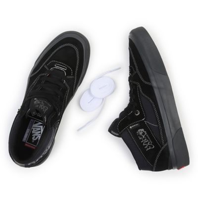 Skate Half Cab '92 Gore-Tex Shoes | Black | Vans