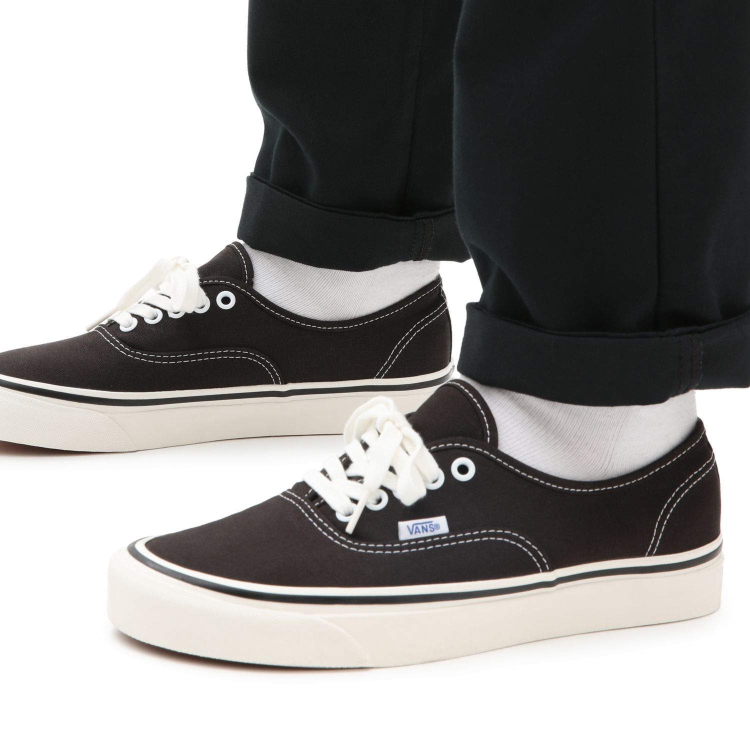 Anaheim Factory Authentic 44 DX Shoes | Black | Vans