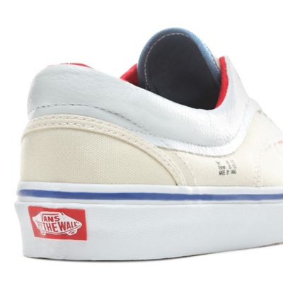 Vans outside outlet in era