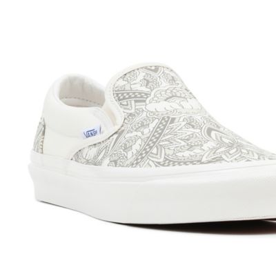 Vans anaheim shop slip on white