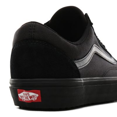 Vans hot sale authentic uc