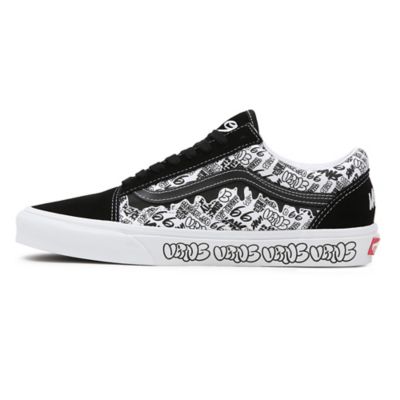 Black and white old store skool vans size 4