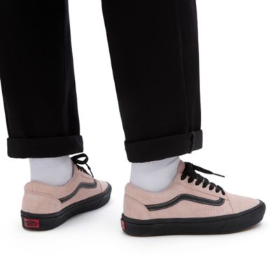 Pink vans clearance with brown sole