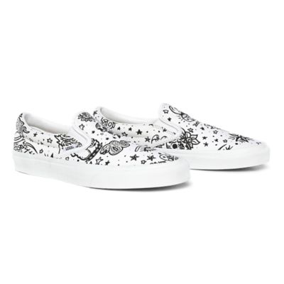 U-Color Classic Slip-On Shoes | White | Vans