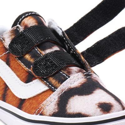 Vans with best sale velcro straps