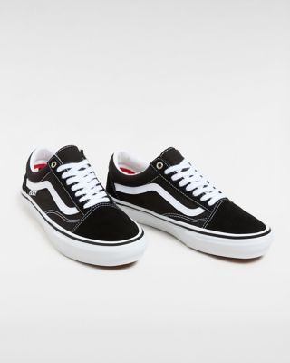 Old skool shop skate shoes