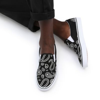 Black flat shop vans