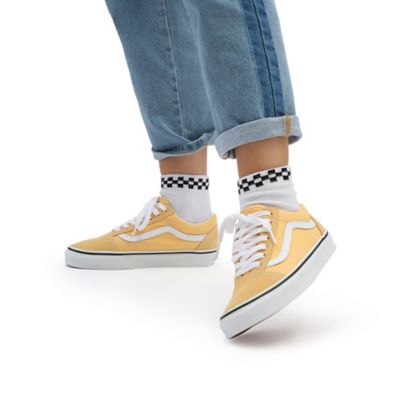 Yellow vans store old skool outfit