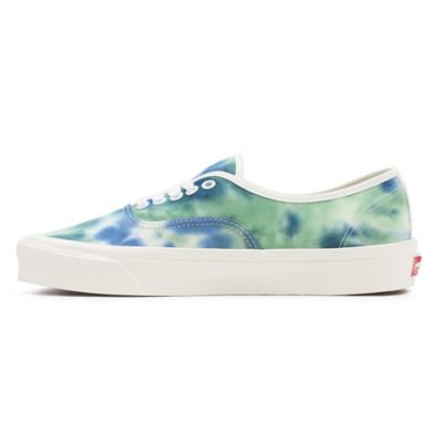 Green red best sale and blue vans