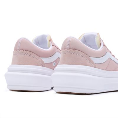 Light pink hotsell and black vans